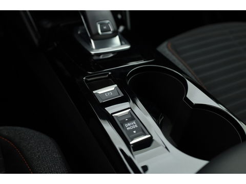 Peugeot 208 1.2 PureTech Allure Pack | Cruise | PDC A | CarPlay | Bluetooth