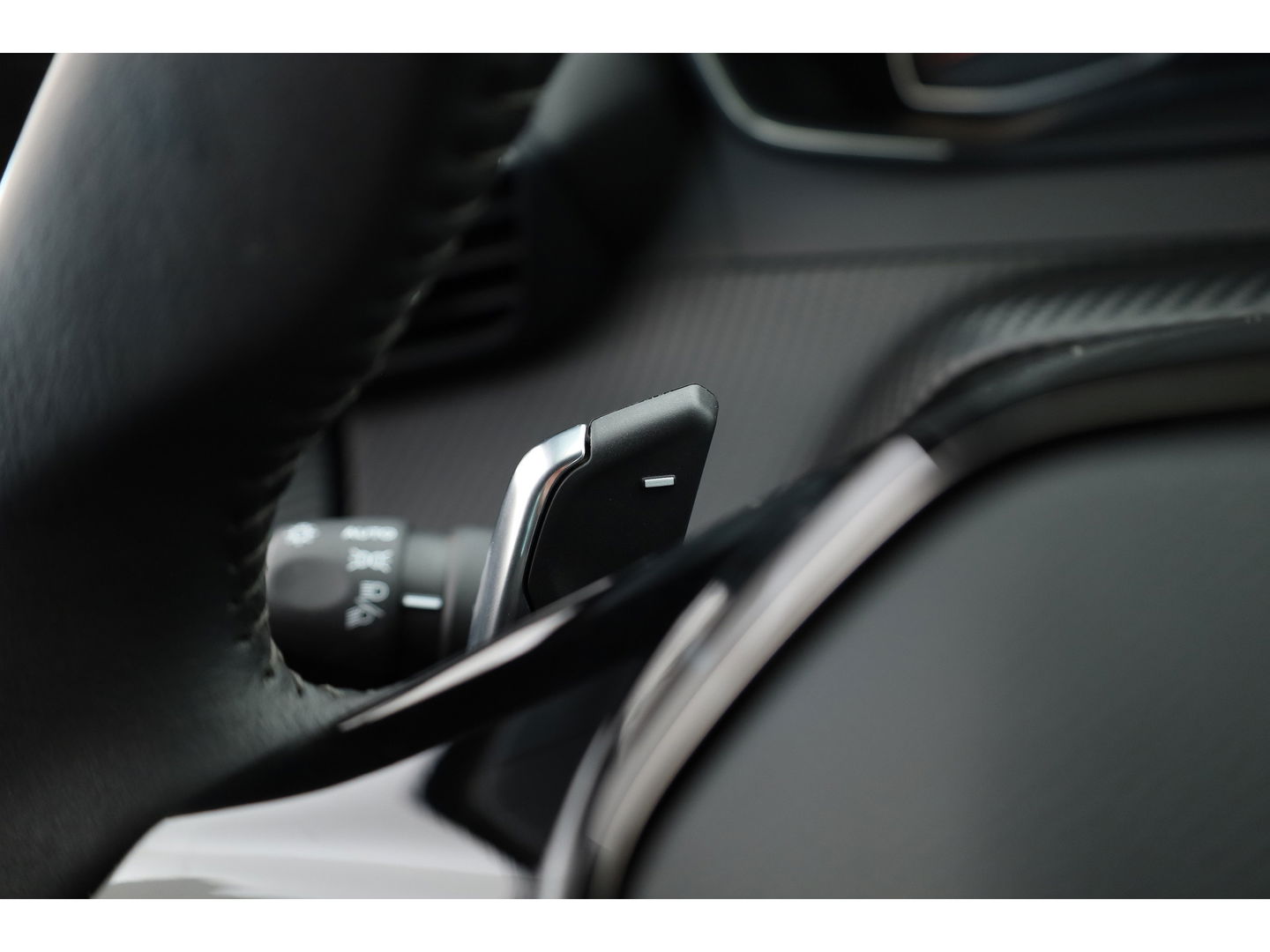 Peugeot 208 1.2 PureTech Allure Pack | Cruise | PDC A | CarPlay | Bluetooth