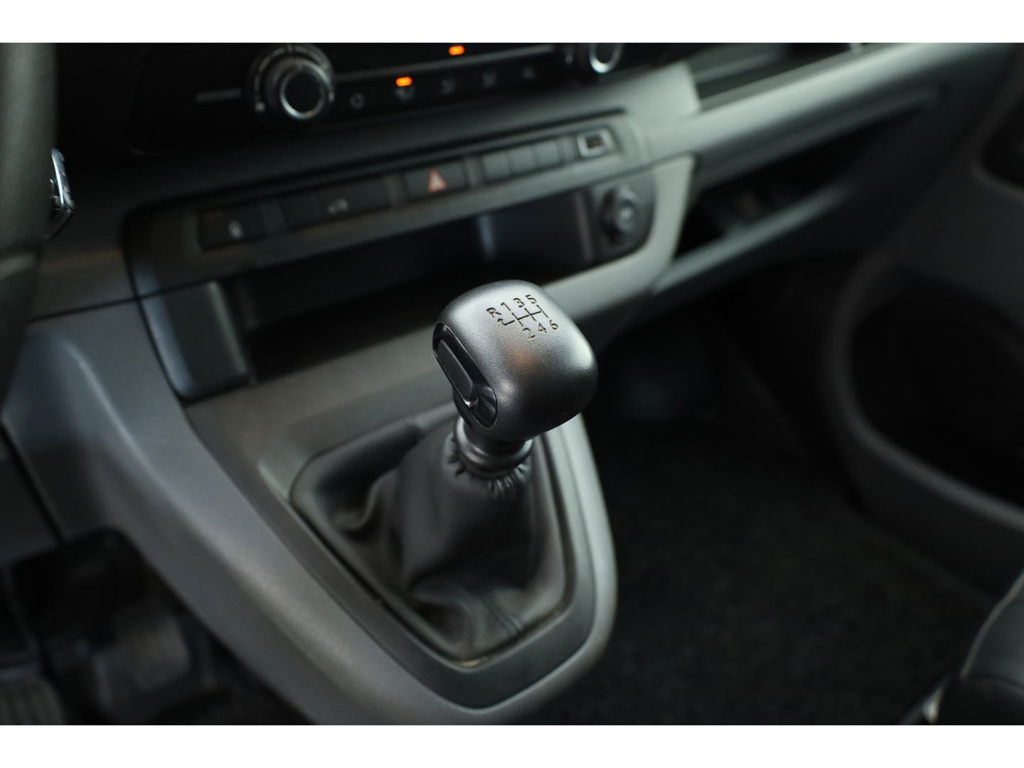 Opel Vivaro 2.0 CDTI L3H1 Edition | 145pk | Trekhaak | Cruise | Apple CarPlay | Betimmering
