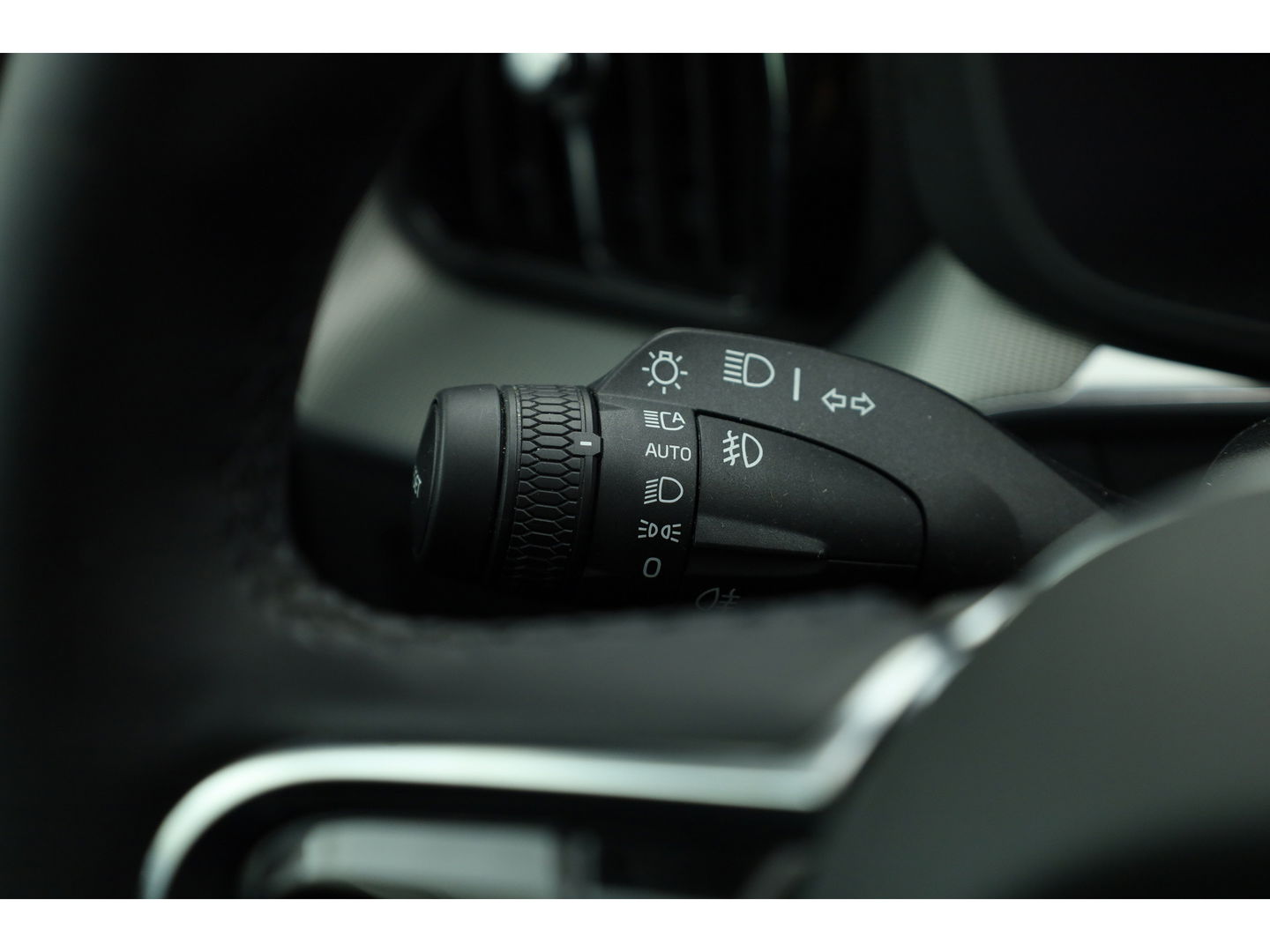 Volvo XC60 2.0 T8 Plug-in hybrid AWD Plus Dark | Pano | Memory seats | 360cam | H&K | Leder | Pilot Assist