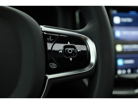 Volvo XC60 2.0 T8 Plug-in hybrid AWD Plus Dark | Pano | Memory seats | 360cam | H&K | Leder | Pilot Assist