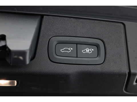 Volvo XC60 2.0 T8 Plug-in hybrid AWD Plus Dark | Pano | Memory seats | 360cam | H&K | Leder | Pilot Assist
