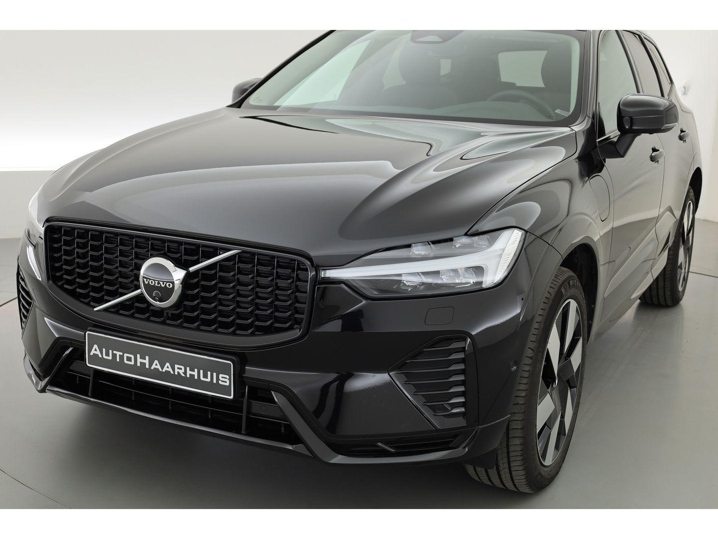Volvo XC60 2.0 T8 Plug-in hybrid AWD Plus Dark | Pano | Memory seats | 360cam | H&K | Leder | Pilot Assist