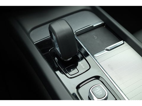 Volvo XC60 2.0 T8 Plug-in hybrid AWD Plus Dark | Pano | Memory seats | 360cam | H&K | Leder | Pilot Assist