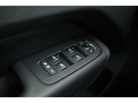 Volvo XC60 2.0 T8 Plug-in hybrid AWD Plus Dark | Pano | Memory seats | 360cam | H&K | Leder | Pilot Assist