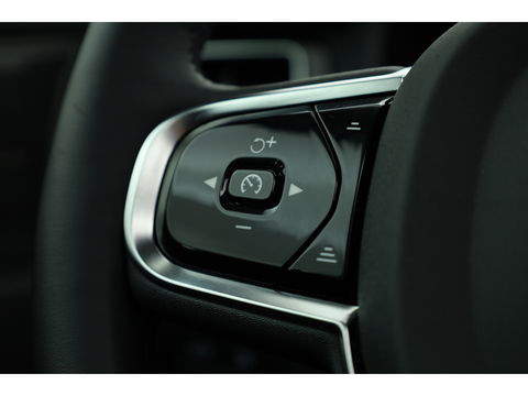 Volvo XC60 2.0 T8 Plug-in hybrid AWD Plus Dark | Pano | Memory seats | 360cam | H&K | Leder | Pilot Assist
