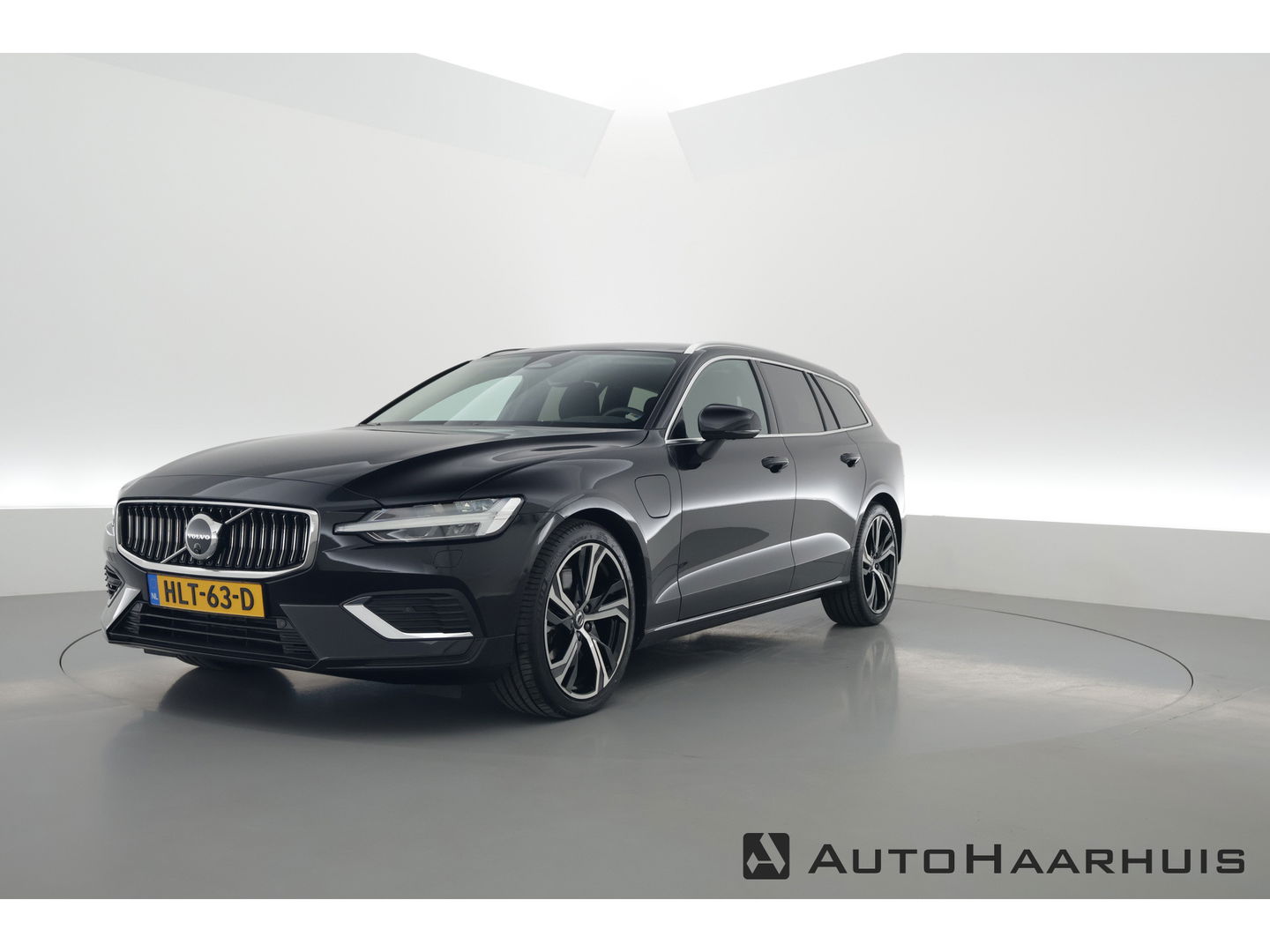 Volvo V60 T6 Recharge Plus Bright | Pilot assist | H&K | Memory | 360cam | Google info. | 19''