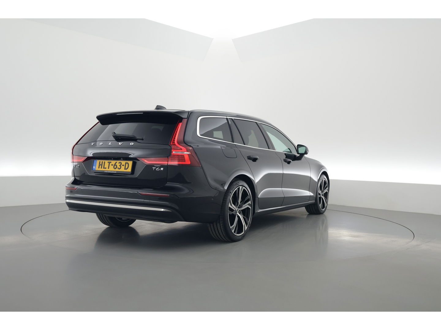 Volvo V60 T6 Recharge Plus Bright | Pilot assist | H&K | Memory | 360cam | Google info. | 19''