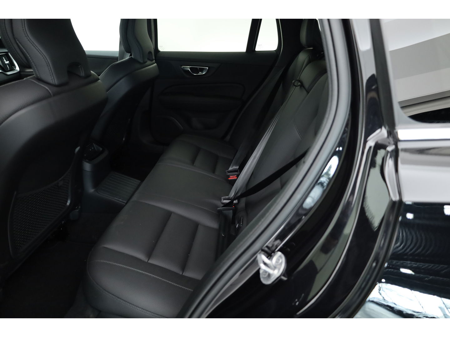 Volvo V60 T6 Recharge Plus Bright | Pilot assist | H&K | Memory | 360cam | Google info. | 19''