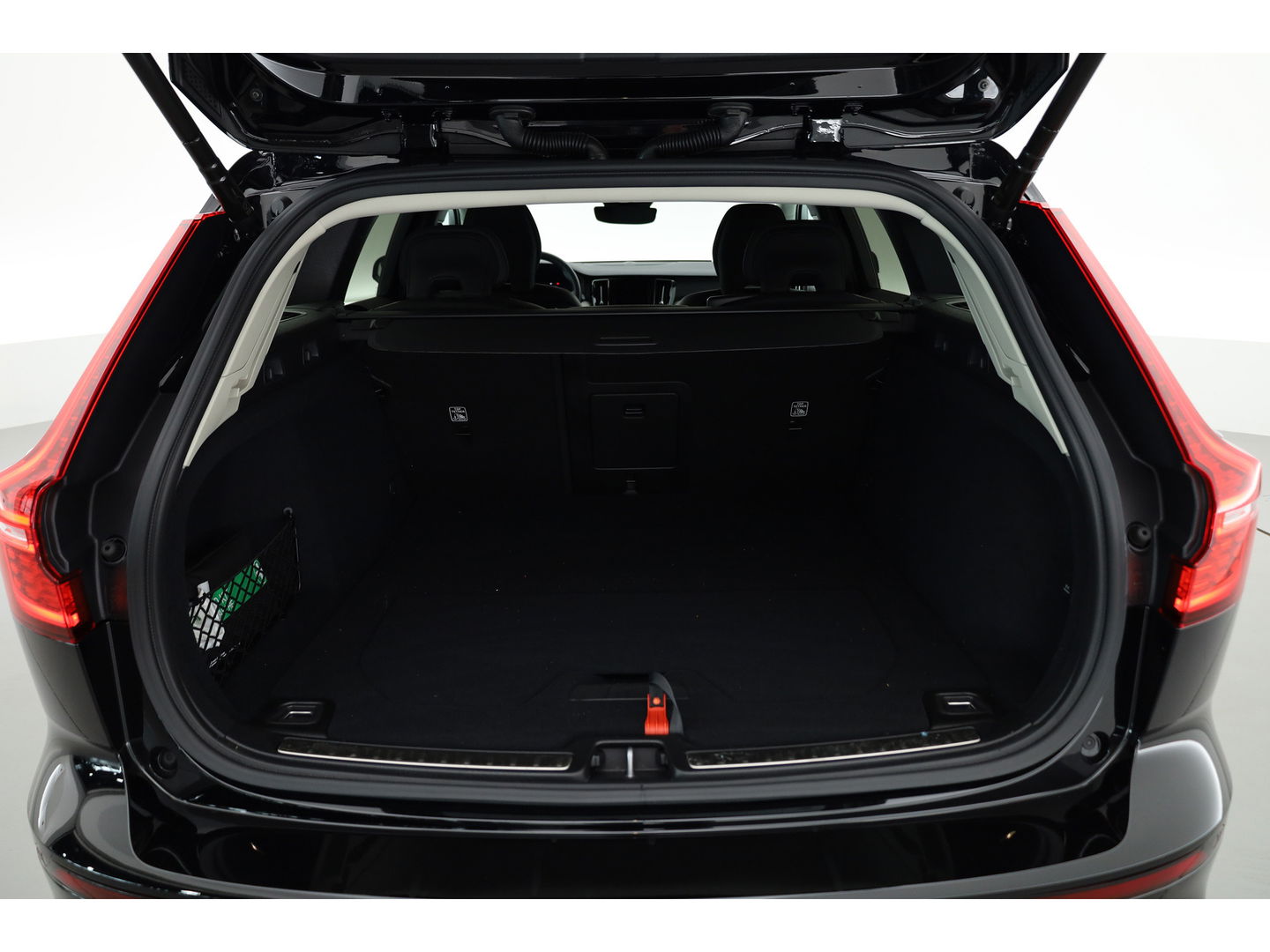 Volvo V60 T6 Recharge Plus Bright | Pilot assist | H&K | Memory | 360cam | Google info. | 19''