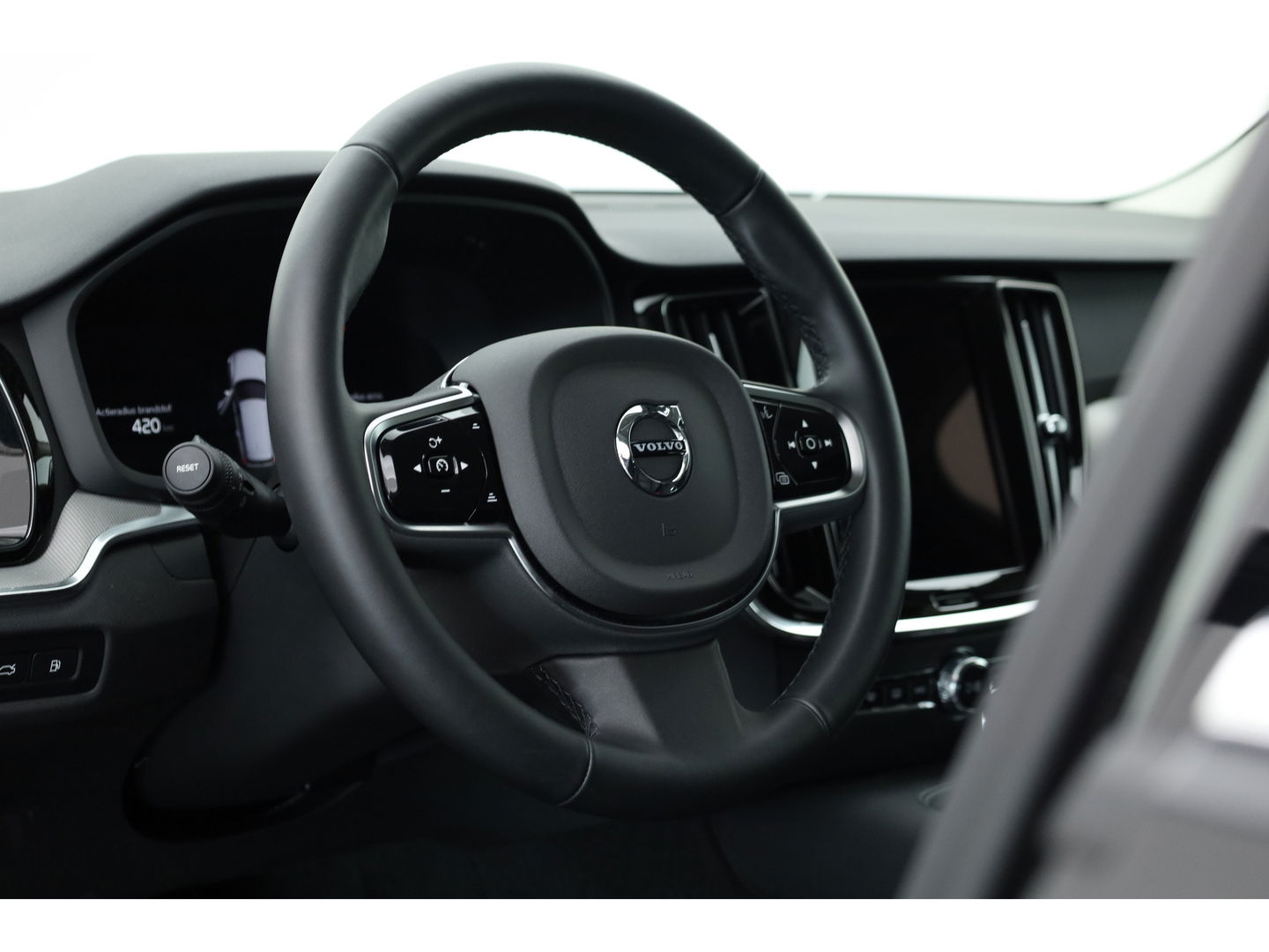 Volvo V60 T6 Recharge Plus Bright | Pilot assist | H&K | Memory | 360cam | Google info. | 19''