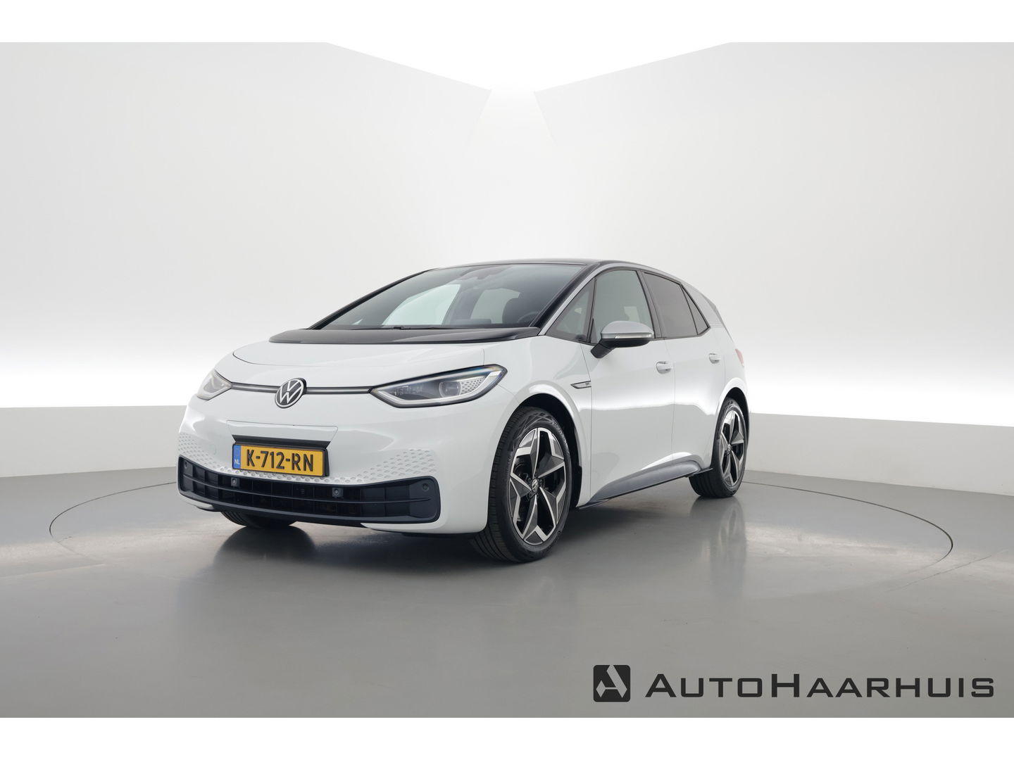 Volkswagen ID.3 First Plus 58 kWh | Navi | IQ. Light | Stoel- Stuurverw. | Adapt. Cruise | Camera