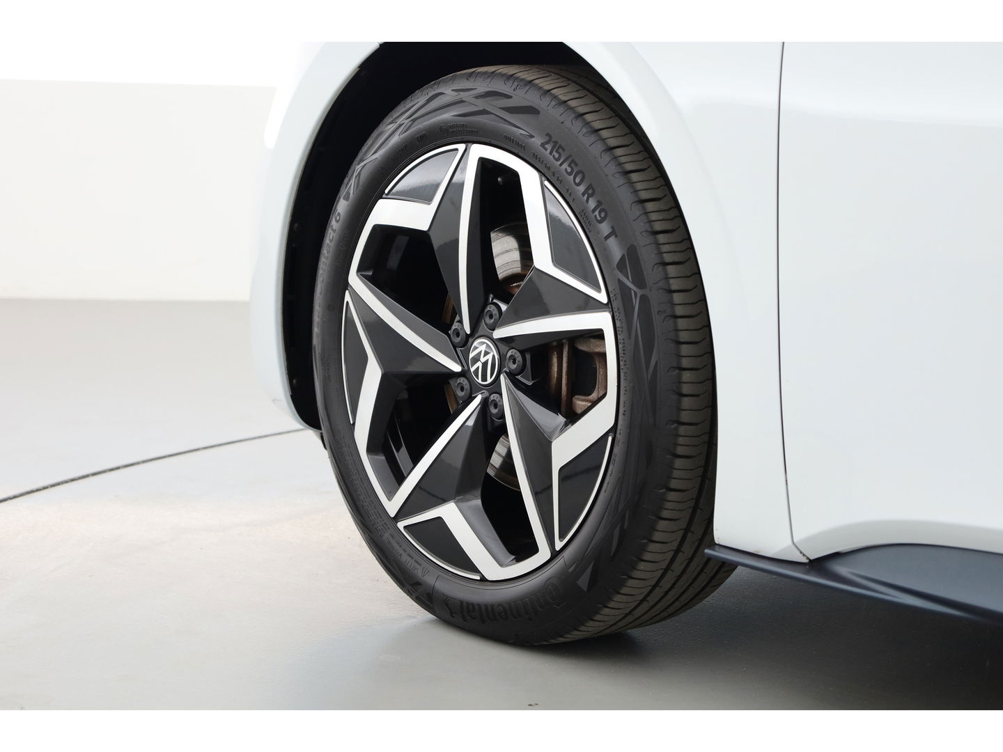 Volkswagen ID.3 First Plus 58 kWh | Navi | IQ. Light | Stoel- Stuurverw. | Adapt. Cruise | Camera