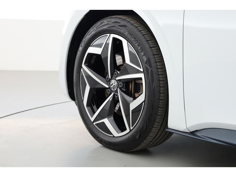 Volkswagen ID.3 First Plus 58 kWh | Navi | IQ. Light | Stoel- Stuurverw. | Adapt. Cruise | Camera