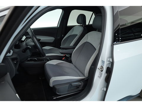 Volkswagen ID.3 First Plus 58 kWh | Navi | IQ. Light | Stoel- Stuurverw. | Adapt. Cruise | Camera