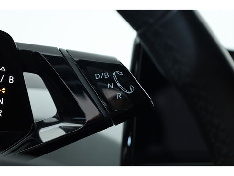 Volkswagen ID.3 First Plus 58 kWh | Navi | IQ. Light | Stoel- Stuurverw. | Adapt. Cruise | Camera