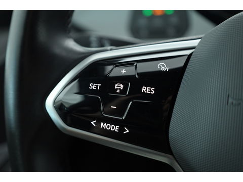 Volkswagen ID.3 First Plus 58 kWh | Navi | IQ. Light | Stoel- Stuurverw. | Adapt. Cruise | Camera