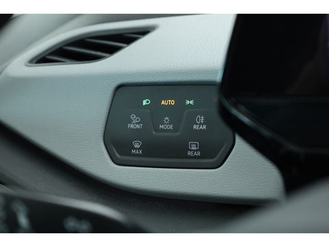 Volkswagen ID.3 First Plus 58 kWh | Navi | IQ. Light | Stoel- Stuurverw. | Adapt. Cruise | Camera