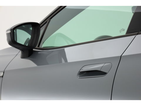 Volkswagen ID.4 Pro 77 kWh 204pk | Navi | Camera | Warmtepomp | Keyless | Stoelverwarming