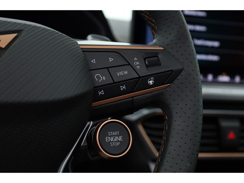 CUPRA Formentor 1.5 TSI e-Hybrid ''Nieuw model'' | Pano | 360cam | Travel Assist | Keyless | Navi | Stuurverw.