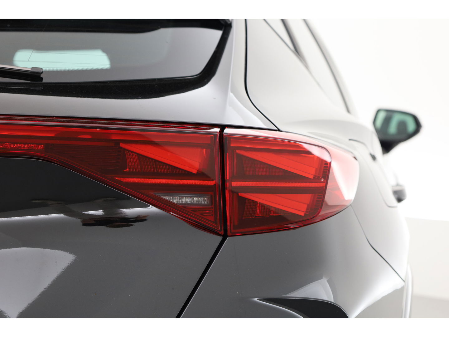 CUPRA Formentor 1.5 TSI e-Hybrid ''Nieuw model'' | Pano | 360cam | Travel Assist | Keyless | Navi | Stuurverw.