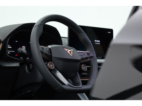 CUPRA Formentor 1.5 TSI e-Hybrid ''Nieuw model'' | Pano | 360cam | Travel Assist | Keyless | Navi | Stuurverw.