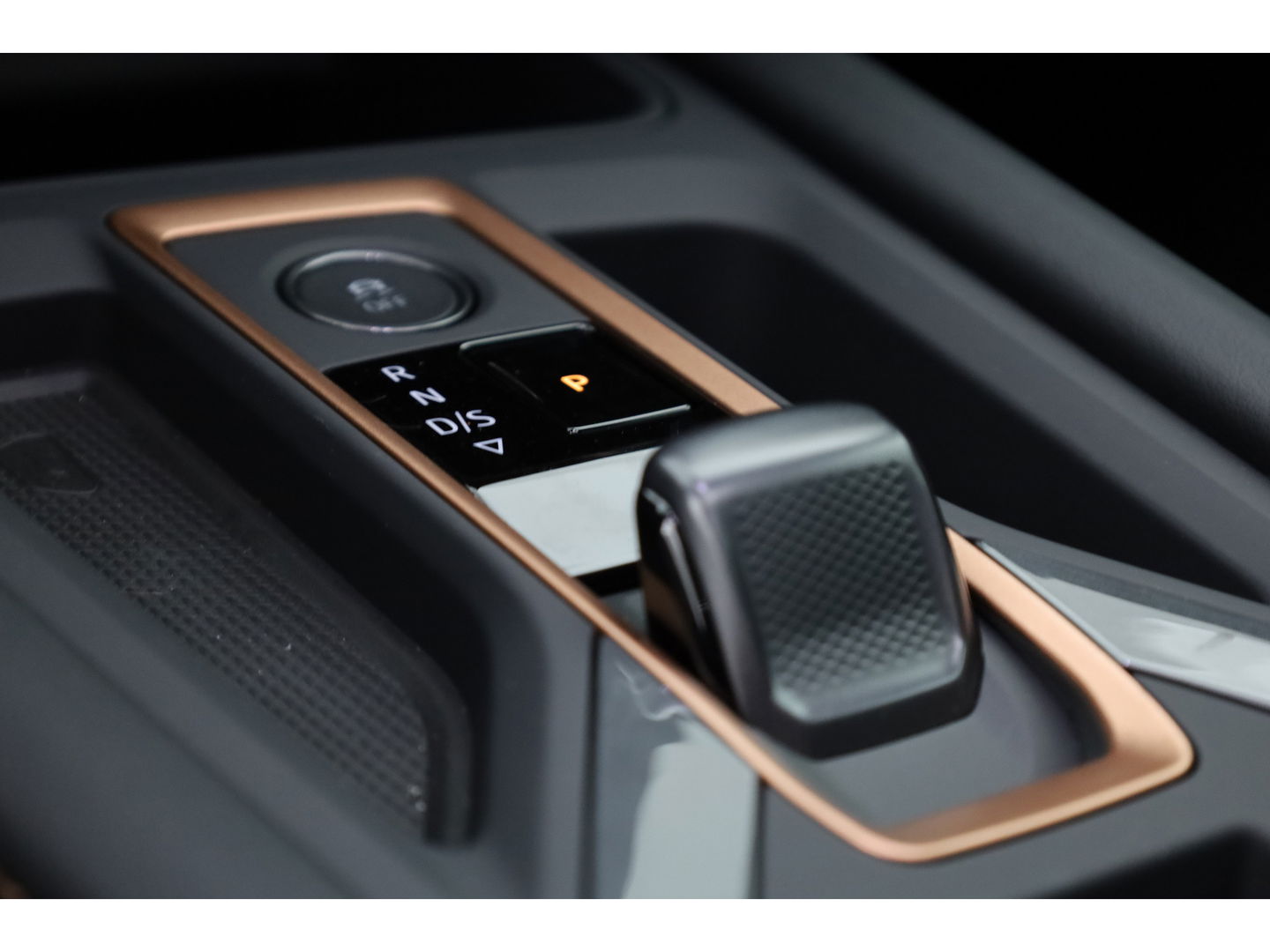 CUPRA Formentor 1.5 TSI e-Hybrid ''Nieuw model'' | Pano | 360cam | Travel Assist | Keyless | Navi | Stuurverw.
