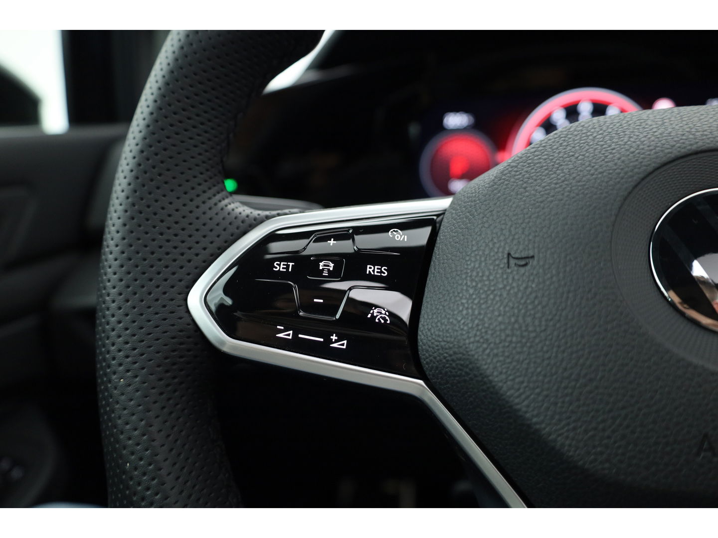 Volkswagen Golf 2.0 TSI GTI | Pano | Camera | Stoel-Stuurverw. | IQ. Light | Apple CarPlay |