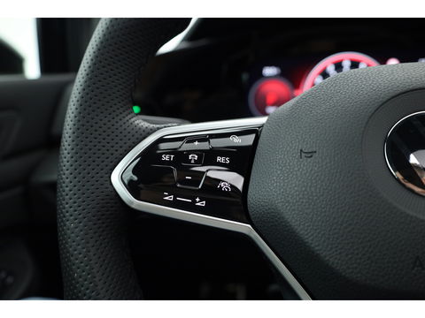 Volkswagen Golf 2.0 TSI GTI | Pano | Camera | Stoel-Stuurverw. | IQ. Light | Apple CarPlay |