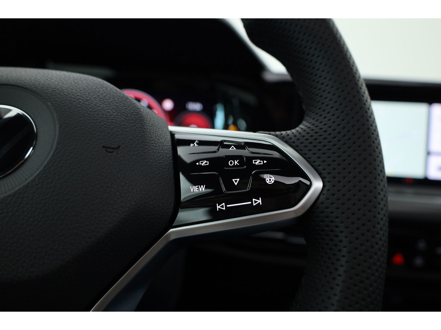 Volkswagen Golf 2.0 TSI GTI | Pano | Camera | Stoel-Stuurverw. | IQ. Light | Apple CarPlay |