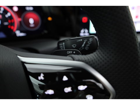 Volkswagen Golf 2.0 TSI GTI | Pano | Camera | Stoel-Stuurverw. | IQ. Light | Apple CarPlay |