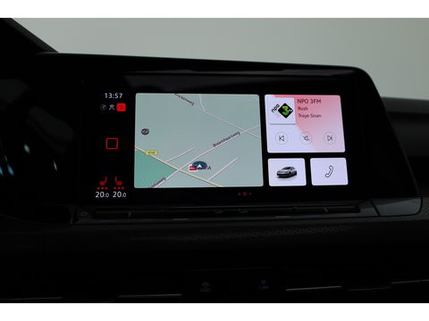 Volkswagen Golf 2.0 TSI GTI | Pano | Camera | Stoel-Stuurverw. | IQ. Light | Apple CarPlay |