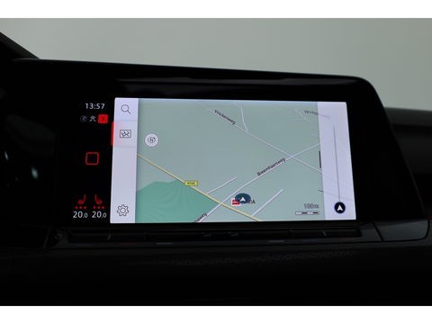 Volkswagen Golf 2.0 TSI GTI | Pano | Camera | Stoel-Stuurverw. | IQ. Light | Apple CarPlay |