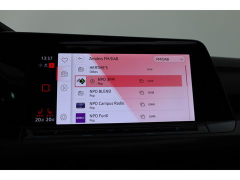 Volkswagen Golf 2.0 TSI GTI | Pano | Camera | Stoel-Stuurverw. | IQ. Light | Apple CarPlay |