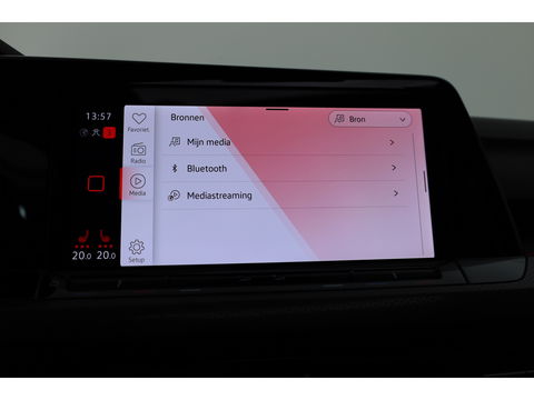 Volkswagen Golf 2.0 TSI GTI | Pano | Camera | Stoel-Stuurverw. | IQ. Light | Apple CarPlay |