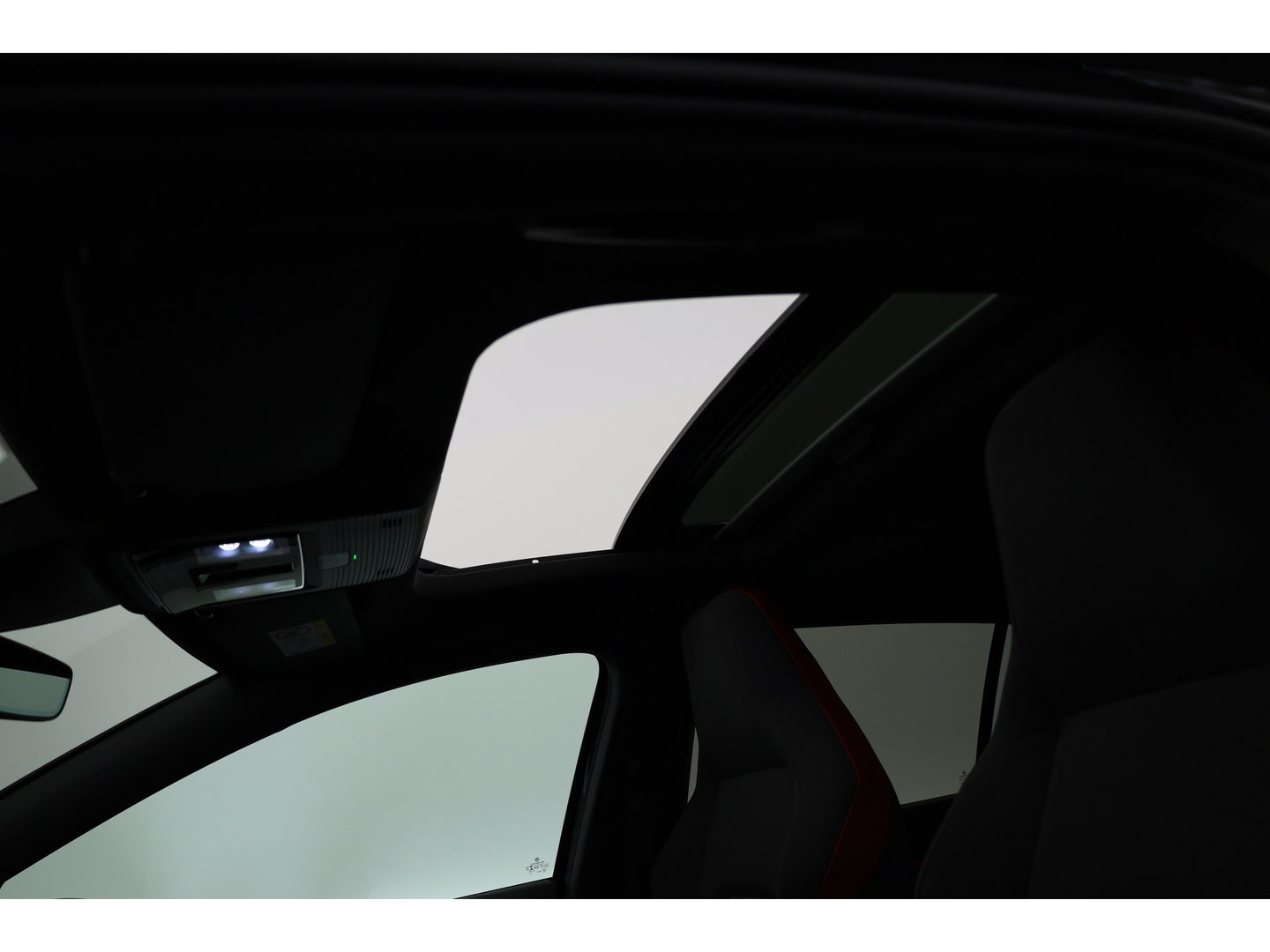 Volkswagen Golf 2.0 TSI GTI | Pano | Camera | Stoel-Stuurverw. | IQ. Light | Apple CarPlay |