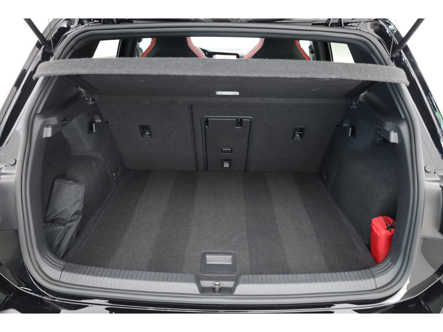 Volkswagen Golf 2.0 TSI GTI | Pano | Camera | Stoel-Stuurverw. | IQ. Light | Apple CarPlay |