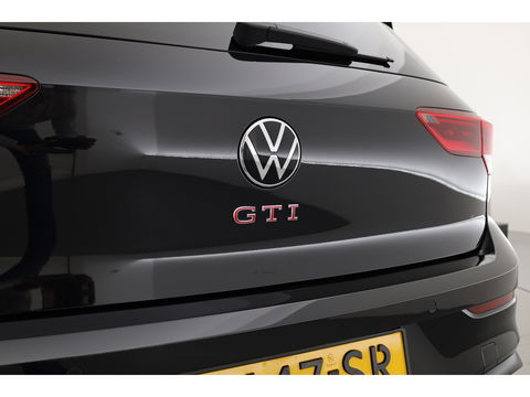 Volkswagen Golf 2.0 TSI GTI | Pano | Camera | Stoel-Stuurverw. | IQ. Light | Apple CarPlay |