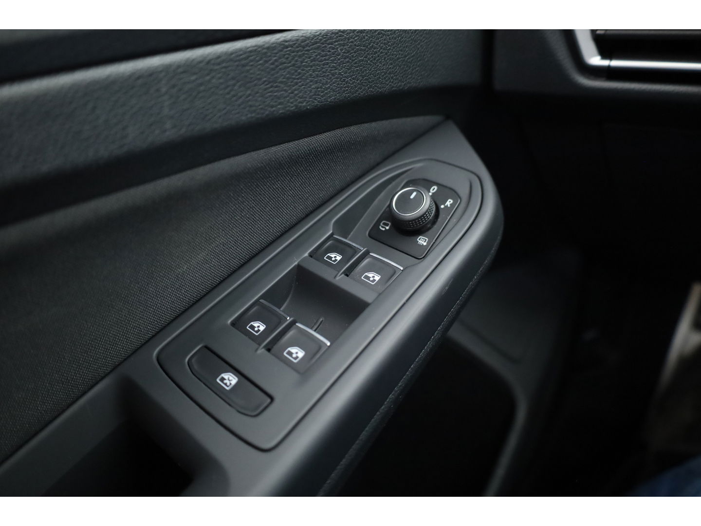 Volkswagen Golf 2.0 TSI GTI | Pano | Camera | Stoel-Stuurverw. | IQ. Light | Apple CarPlay |