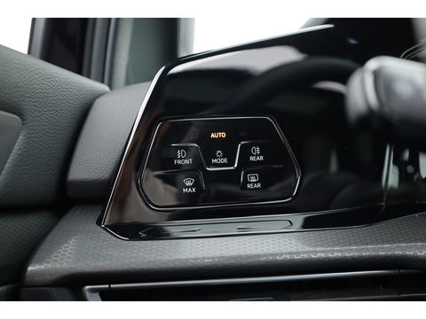 Volkswagen Golf 2.0 TSI GTI | Pano | Camera | Stoel-Stuurverw. | IQ. Light | Apple CarPlay |