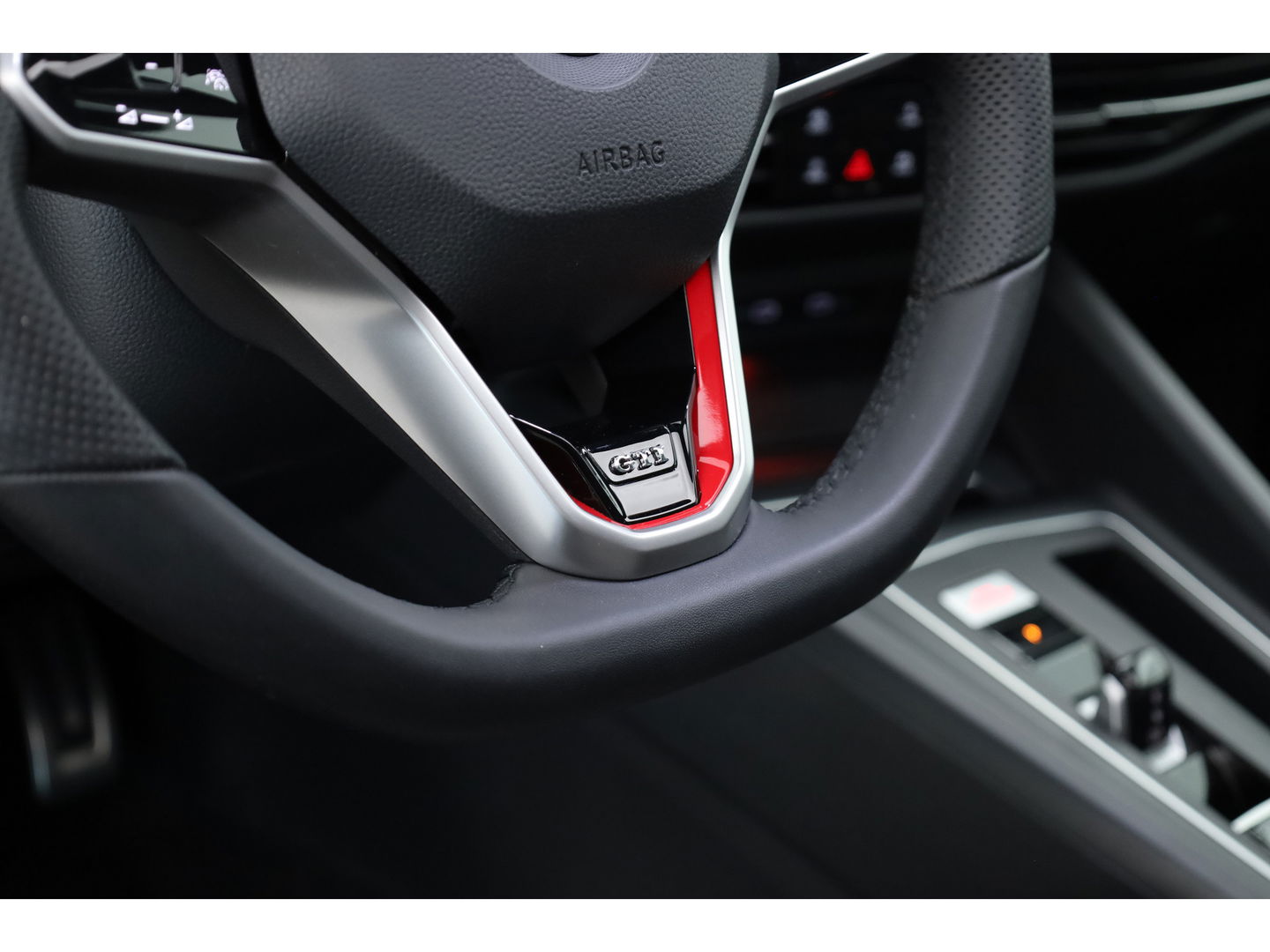 Volkswagen Golf 2.0 TSI GTI | Pano | Camera | Stoel-Stuurverw. | IQ. Light | Apple CarPlay |