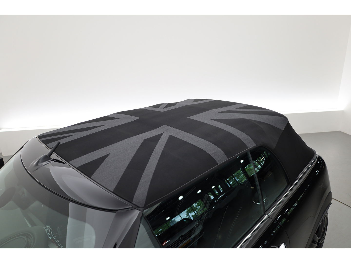 MINI Cabrio 2.0 John Cooper Works Chili | HUD | Cruise | H&K | Stoelverw. | PDC V+A