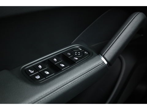 Porsche Cayenne 3.0 E-Hybrid Platinum Edition | Pano | Sport chrono | 22'' | Luchtvering | Bose Audio | Adapt. Cruise