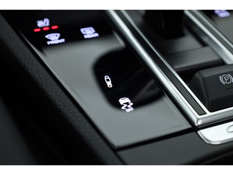 Porsche Cayenne 3.0 E-Hybrid Platinum Edition | Pano | Sport chrono | 22'' | Luchtvering | Bose Audio | Adapt. Cruise