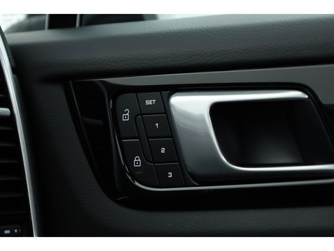 Porsche Cayenne 3.0 E-Hybrid Platinum Edition | Pano | Sport chrono | 22'' | Luchtvering | Bose Audio | Adapt. Cruise