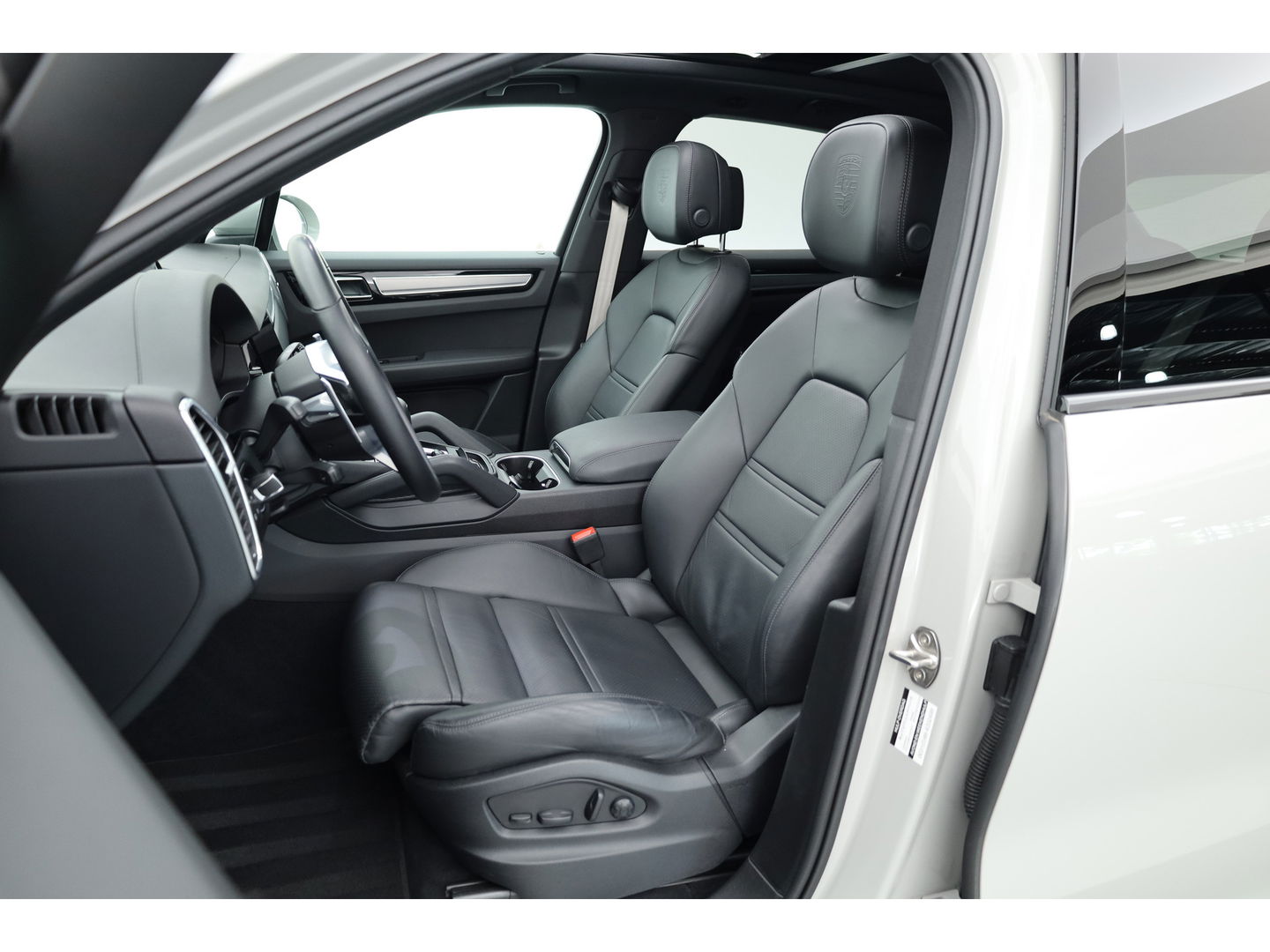 Porsche Cayenne 3.0 E-Hybrid Platinum Edition | Pano | Sport chrono | 22'' | Luchtvering | Bose Audio | Adapt. Cruise
