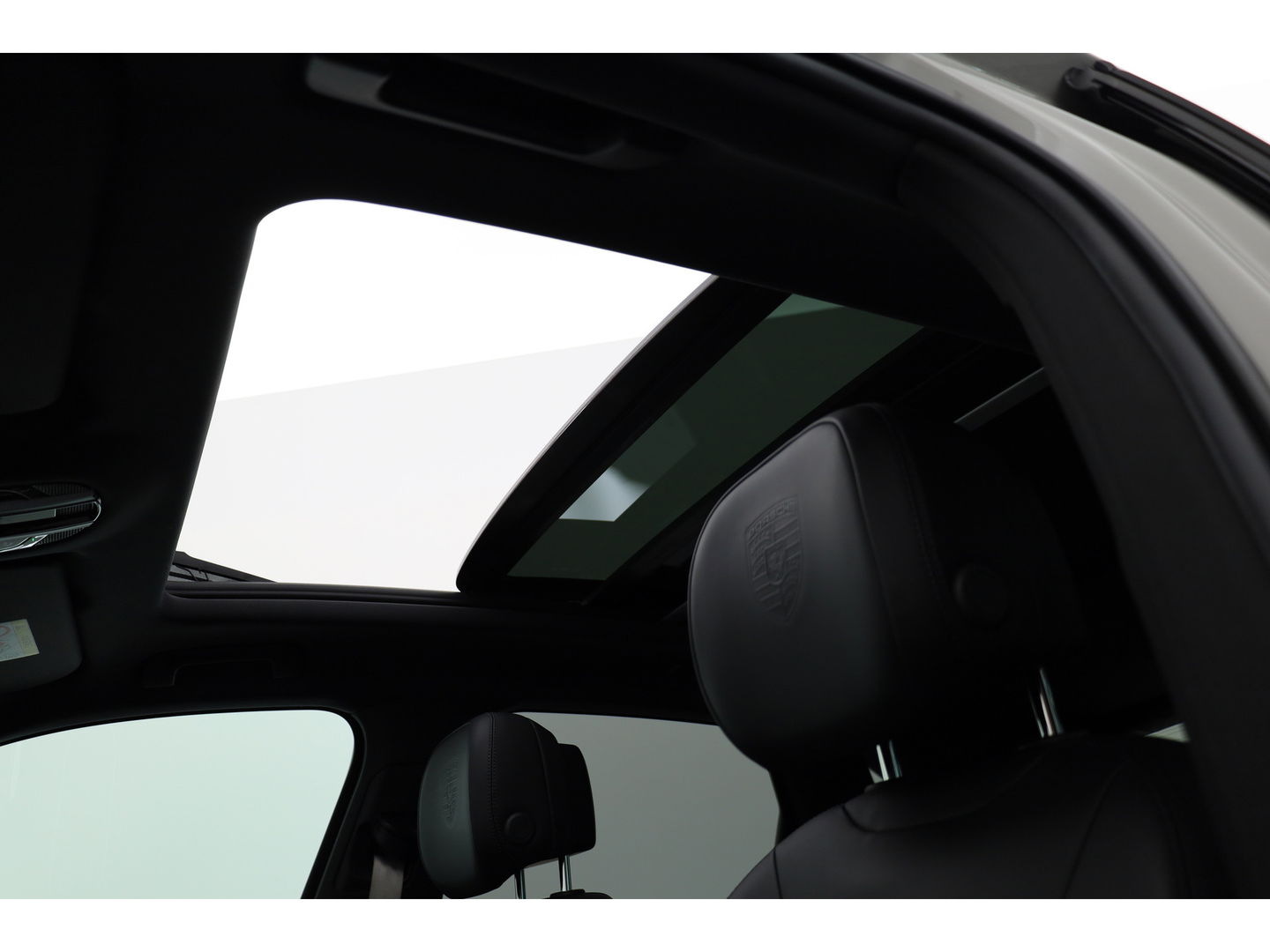 Porsche Cayenne 3.0 E-Hybrid Platinum Edition | Pano | Sport chrono | 22'' | Luchtvering | Bose Audio | Adapt. Cruise