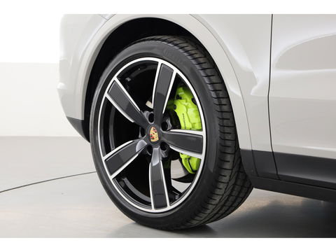 Porsche Cayenne 3.0 E-Hybrid Platinum Edition | Pano | Sport chrono | 22'' | Luchtvering | Bose Audio | Adapt. Cruise