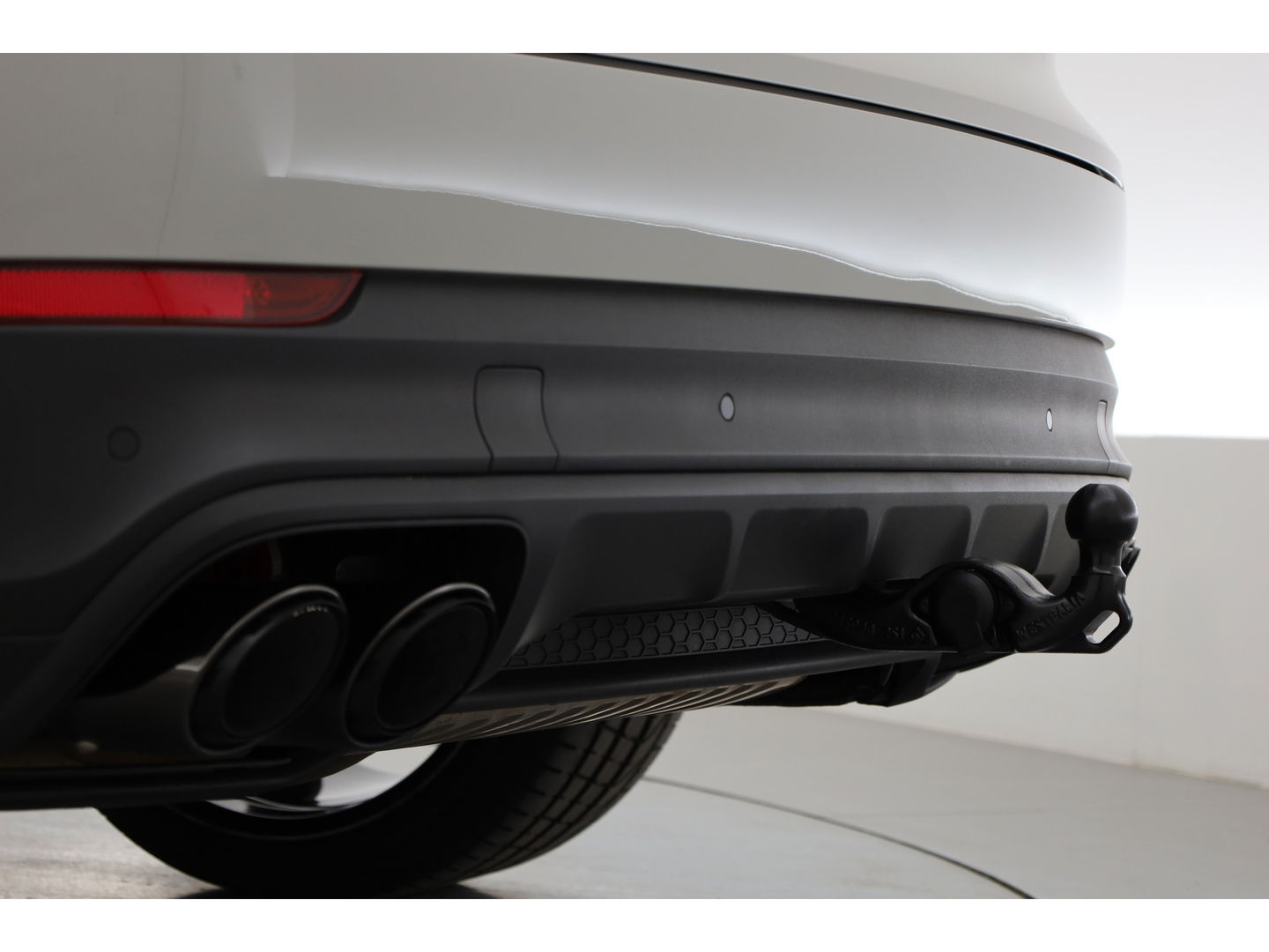 Porsche Cayenne 3.0 E-Hybrid Platinum Edition | Pano | Sport chrono | 22'' | Luchtvering | Bose Audio | Adapt. Cruise