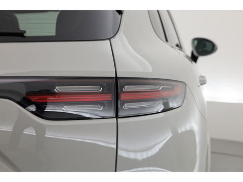 Porsche Cayenne 3.0 E-Hybrid Platinum Edition | Pano | Sport chrono | 22'' | Luchtvering | Bose Audio | Adapt. Cruise